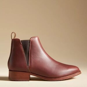 New! Nisolo Eva Everyday Leathers Boots in Auburn
